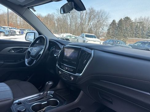 Used 2020 Chevrolet Traverse LT image 46