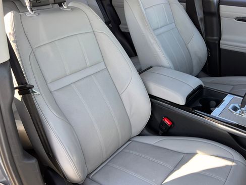 Used 2022 Land Rover Range Rover Evoque SE image 17