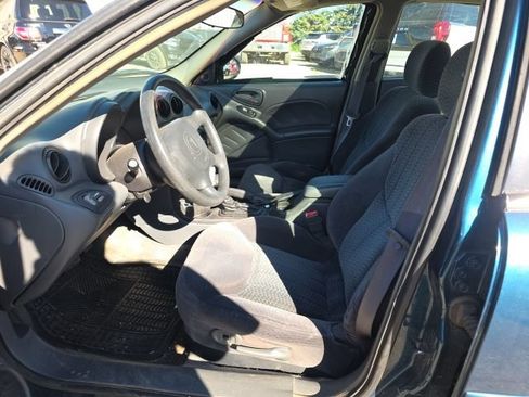 Used 2002 Pontiac Grand Am SE w/ Solid Value Appearance Pkg FWD image 2