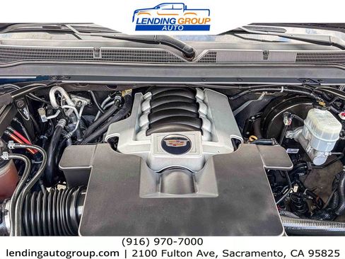 Used 2019 Cadillac Escalade ESV Premium Luxury AWD/4WD image 26