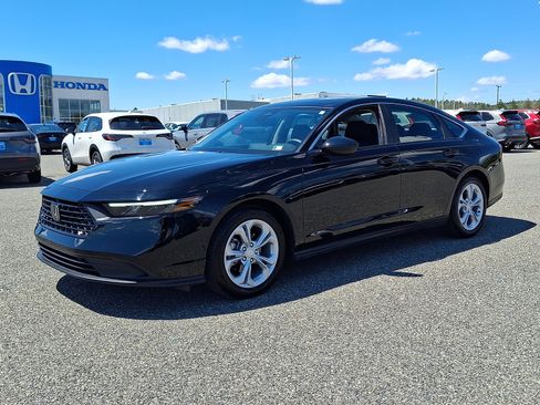 Used 2025 Honda Accord LX image 3