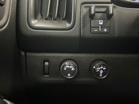 Used 2022 Chevrolet Colorado ZR2 AWD/4WD image 25