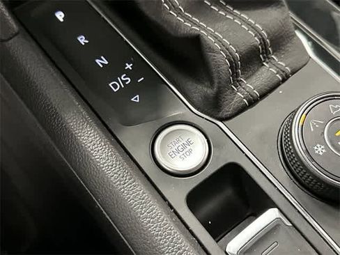 Used 2023 Volkswagen Atlas Cross Sport SE w/ Panoramic Sunroof Package image 11