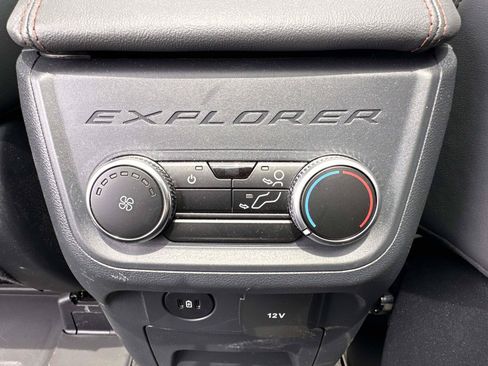 Used 2026 Ford Explorer Active w/ Active Comfort Package AWD/4WD image 17