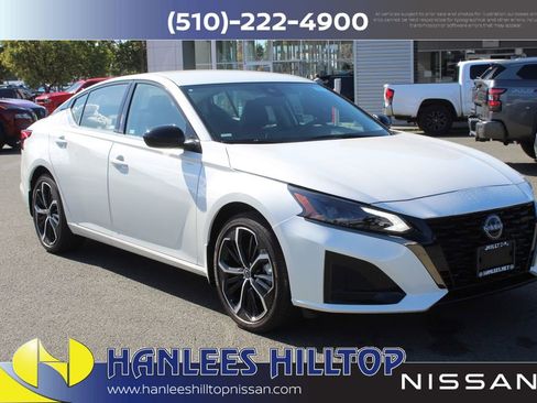 New 2025 Nissan Altima 2.5 SR image 5