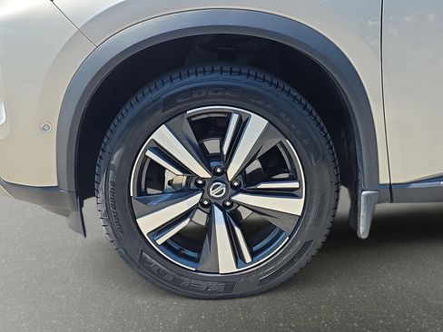 Used 2021 Nissan Rogue Platinum FWD image 30