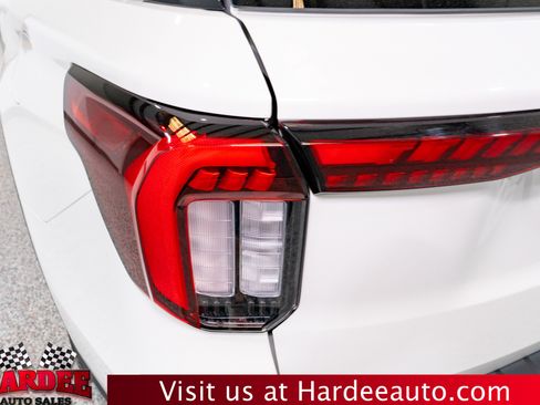 Used 2025 Ford Explorer ST AWD/4WD image 9