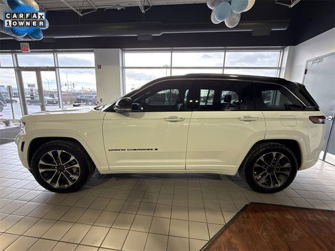 Used 2023 Jeep Grand Cherokee Overland w/ Luxury Tech Group IV image 5