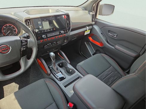 New 2025 Nissan Frontier PRO-4X image 12