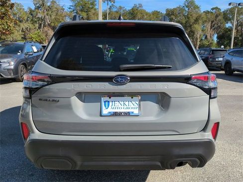 Used 2025 Subaru Forester Premium w/ Convenience Package #2 image 5
