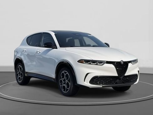 New 2025 Alfa Romeo Tonale w/ Premium Package AWD/4WD image 1