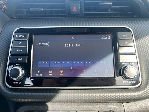 Used 2021 Nissan Kicks S image 14