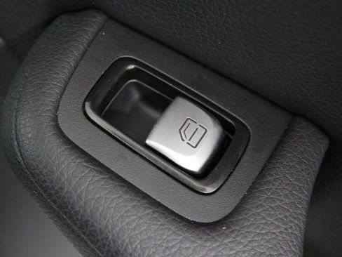 Used 2016 Mercedes-Benz GLC 300 4MATIC image 36