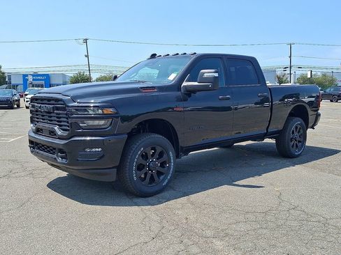 New 2025 RAM 2500 Big Horn AWD/4WD image 31