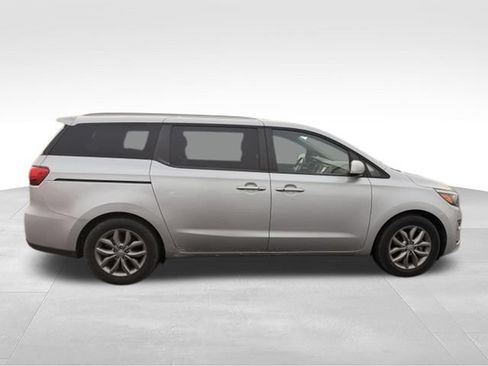 Used 2021 Kia Sedona EX FWD image 4