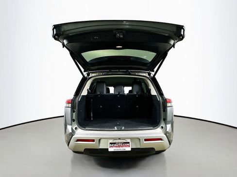 Used 2024 Nissan Pathfinder SL FWD image 38