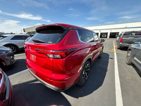 Used 2022 Mitsubishi Outlander ES AWD/4WD image 4
