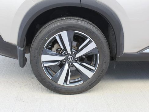 Used 2022 Nissan Rogue SL image 39