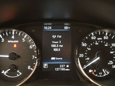 Used 2020 Nissan Rogue Sport SV w/ All-Weather Package image 17