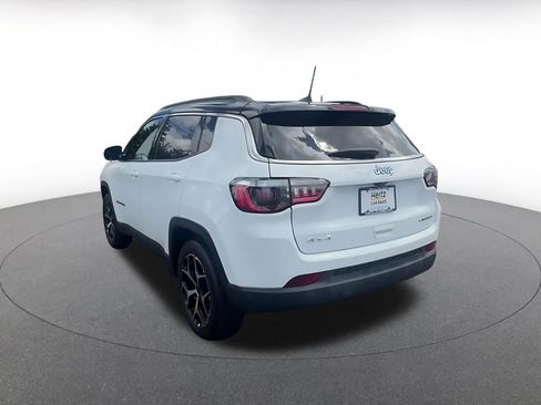 Used 2025 Jeep Compass Limited image 11