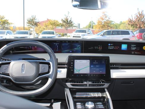 Used 2024 Lincoln Nautilus Reserve w/ Equipment Group 203A image 26