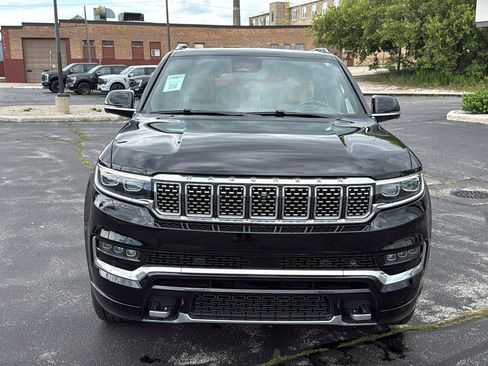 Used 2023 Jeep Grand Wagoneer L Series III w/ Rear Seat Video Group 1 AWD/4WD image 3