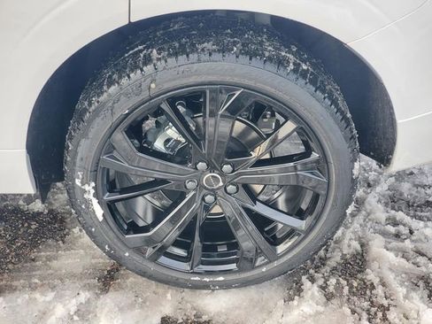 New 2026 Volvo XC60 B5 Ultra w/ Protection Package Premier AWD/4WD image 7