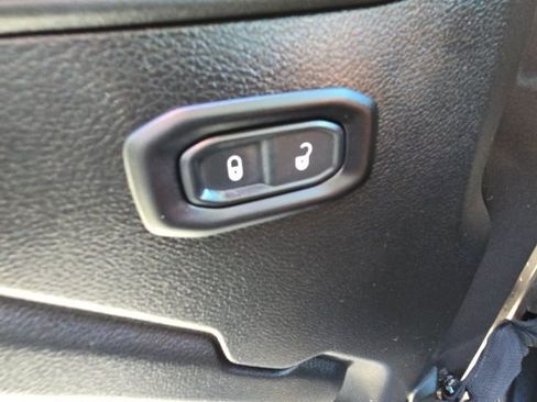 Used 2021 Jeep Wrangler Unlimited Rubicon image 11