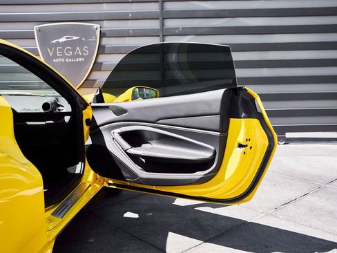 Used 2021 Ferrari F8 Tributo image 32