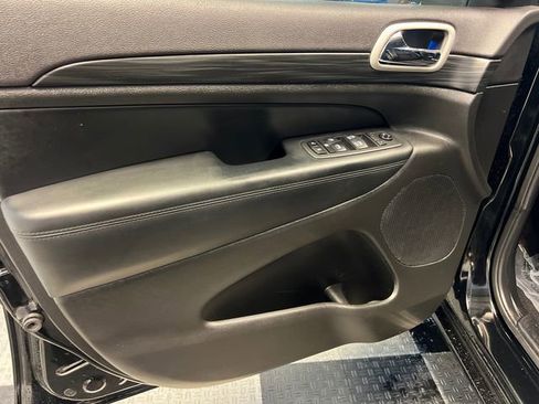 Used 2020 Jeep Grand Cherokee Altitude image 8