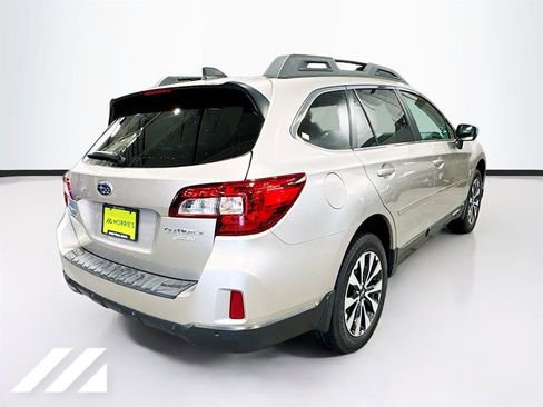 Used 2017 Subaru Outback 2.5i Limited AWD/4WD image 5