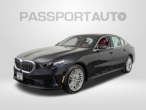 Used 2025 BMW 530i xDrive w/ Premium Package image 1