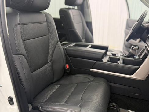 Used 2024 Toyota Tundra Limited AWD/4WD image 29