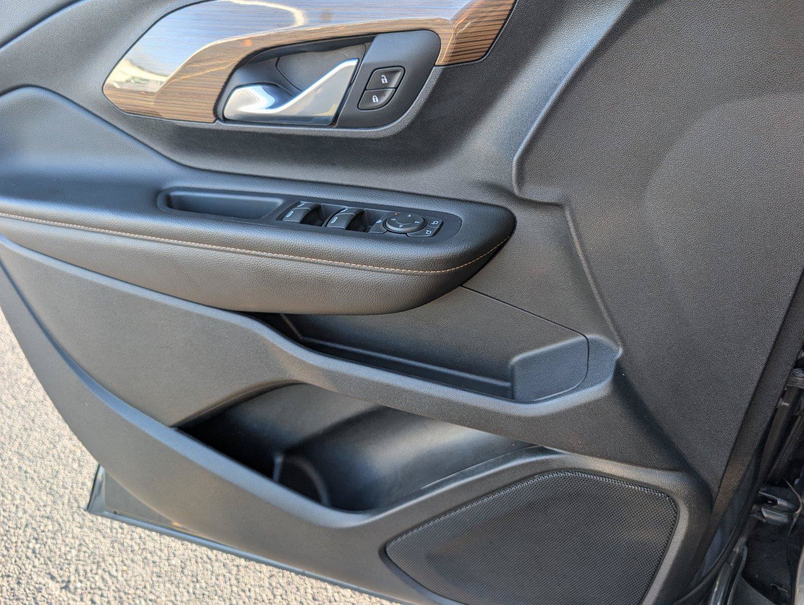 Used 2020 GMC Terrain SLE w/ Elevation Edition FWD image 19