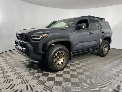 Used 2025 Toyota 4Runner Trailhunter image 3