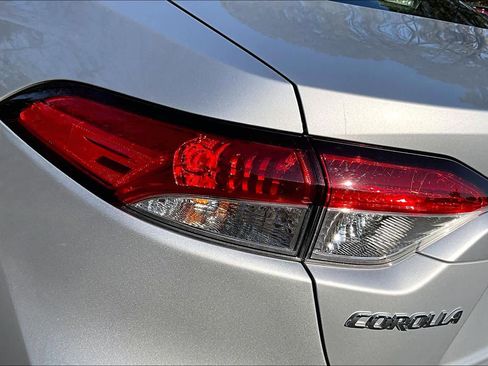 Certified 2023 Toyota Corolla LE image 28