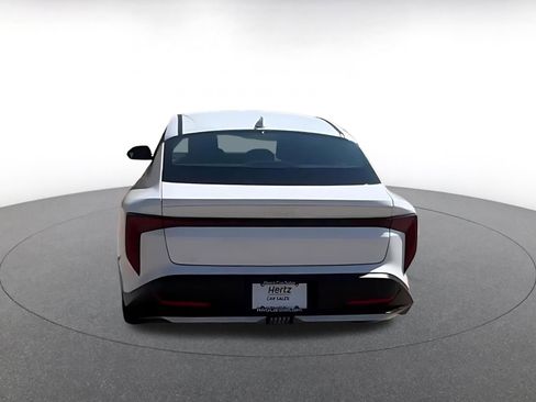 Used 2025 Kia K4 LXS image 12