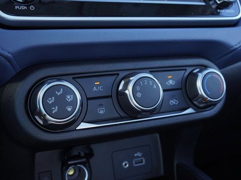 New 2025 Nissan Versa SV image 12