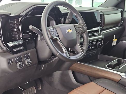 Certified 2025 Chevrolet Silverado 2500 High Country w/ Technology Package AWD/4WD image 16