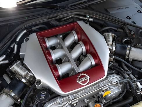 Used 2013 Nissan GT-R Black Edition AWD/4WD image 22