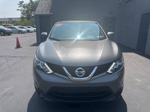 Used 2017 Nissan Rogue Sport S AWD/4WD image 2