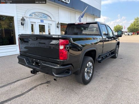 Used 2022 Chevrolet Silverado 2500 Custom w/ Custom Value Package AWD/4WD image 5