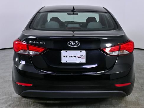 Used 2014 Hyundai Elantra SE image 25