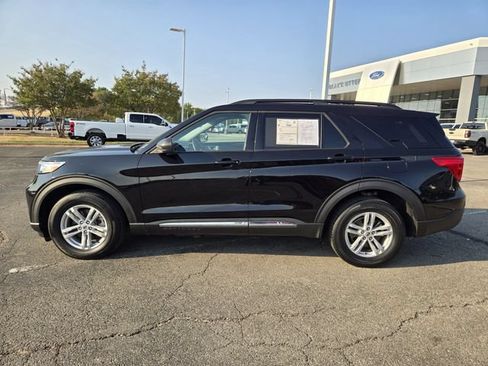Used 2024 Ford Explorer XLT AWD/4WD image 4