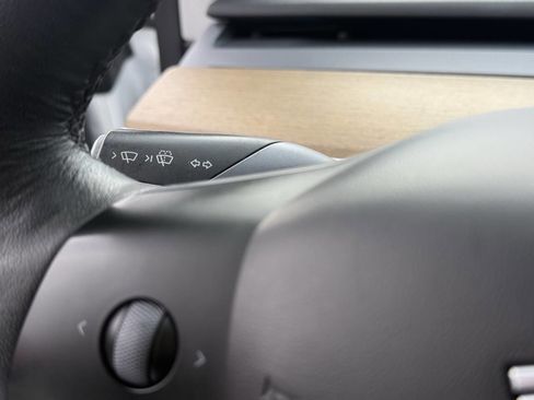 Used 2023 Tesla Model Y Long Range image 17