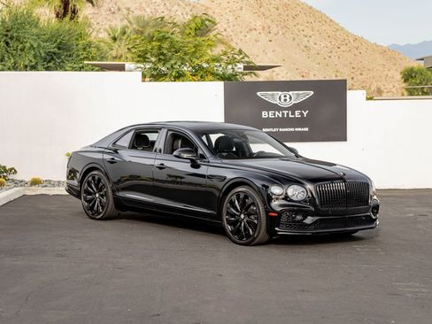 Certified 2022 Bentley Flying Spur V8 image 1