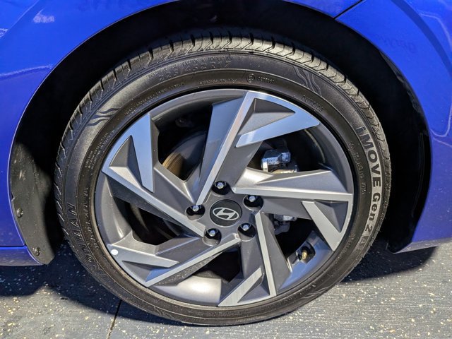 Used 2024 Hyundai Elantra Limited FWD image 14