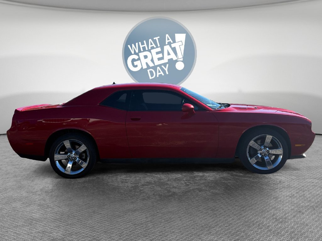 Used 2012 Dodge Challenger R/T RWD image 2