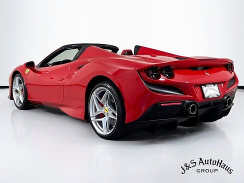 Used 2021 Ferrari F8 Tributo RWD image 5