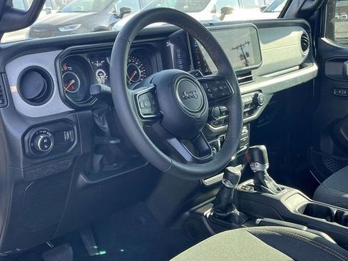 Used 2024 Jeep Gladiator Sport AWD/4WD image 12